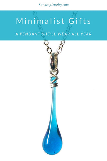 Minimalist gift - a pendant she'll wear all year